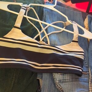 Lululemon white black bra size 8